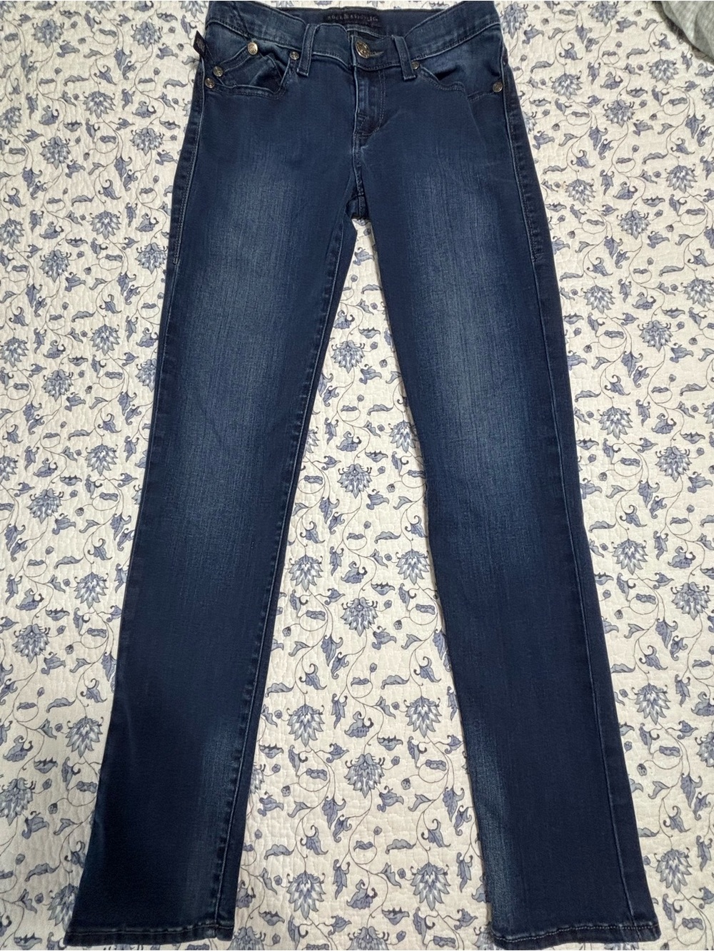 Rock & Republic women’s size 6 M “Berlin” dark wash blue denim jeans “Rhinestone